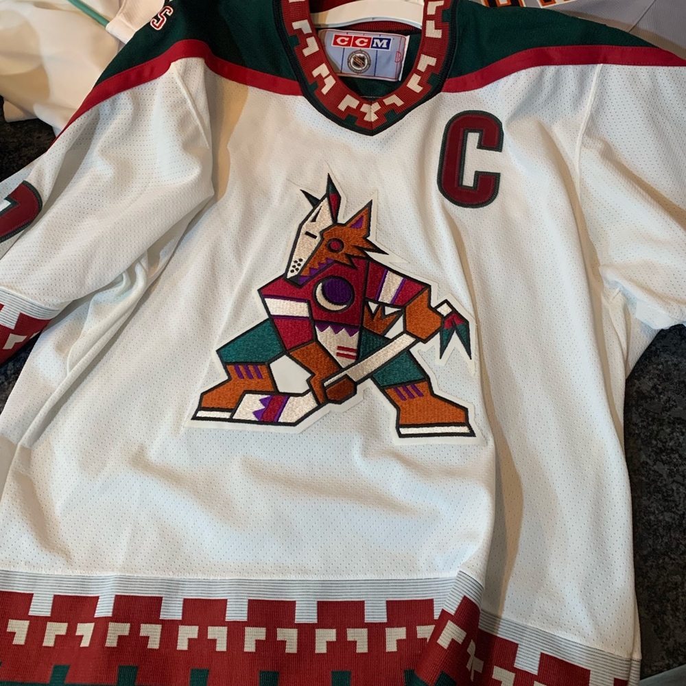 Coyotes legend! Medium jersey